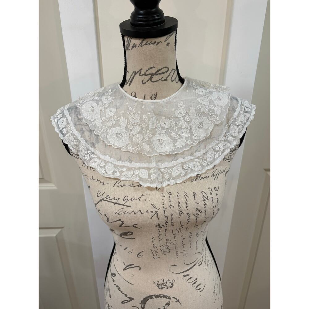 Vintage White Floral Lace Wide Regency 80s 90s Collar Accessory